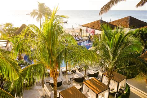 Maison Tulum - This comfortable 3-star Maison Tulum features a spa center, a sunbathing terrace and a restaurant, and lies a mere 10 minutes' walk from Santitos. . Desire resort reviews pictures